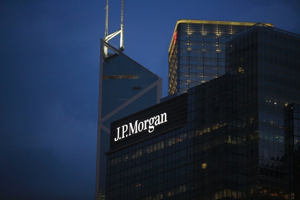 JPMorgan Chase: US Economy Likely To Skirt Recession, Forecasts Sluggish Growth - JPMorgan Chase (NYSE:JPM)