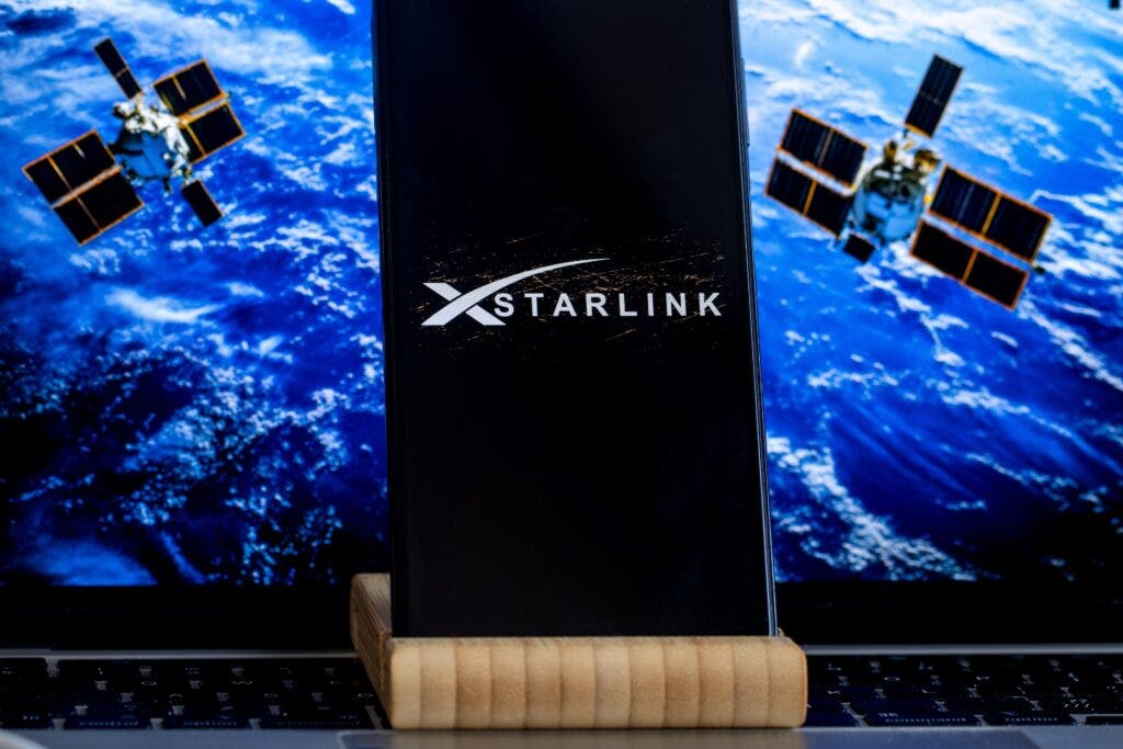 Feature Image for interests on Airline Stocks, Benzinga Poll, Consumer Cyclical, Discover Project from benzinga.com
