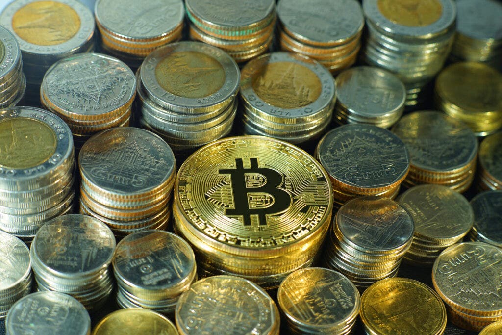 Feature Image for interests on Bitcoin, Crude Oil, CryptoCurrency, Fiar from benzinga.com