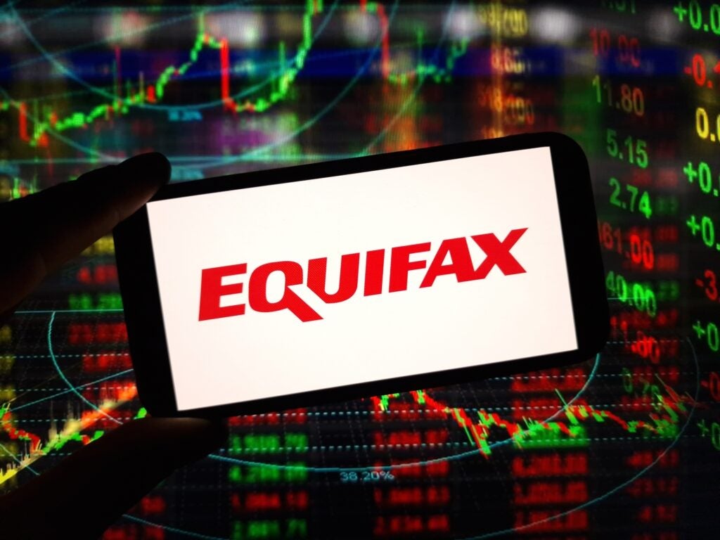 0 News Article Image Equifax's Cloud Not A Moat, Analyst Says In Downgrade Slashing Estimates - Equifax  ( NYSE:EFX ) 