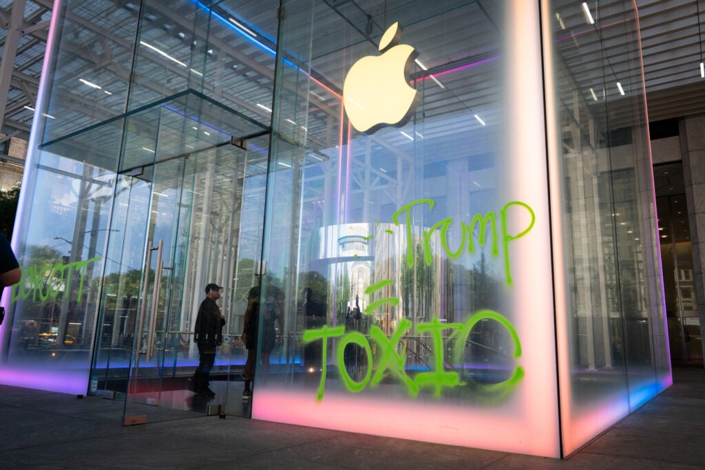 Anti-Trump Climate Protesters Storm NYC Apple Store, Confront CEO Tim Cook Amid Texas Flood Crisis