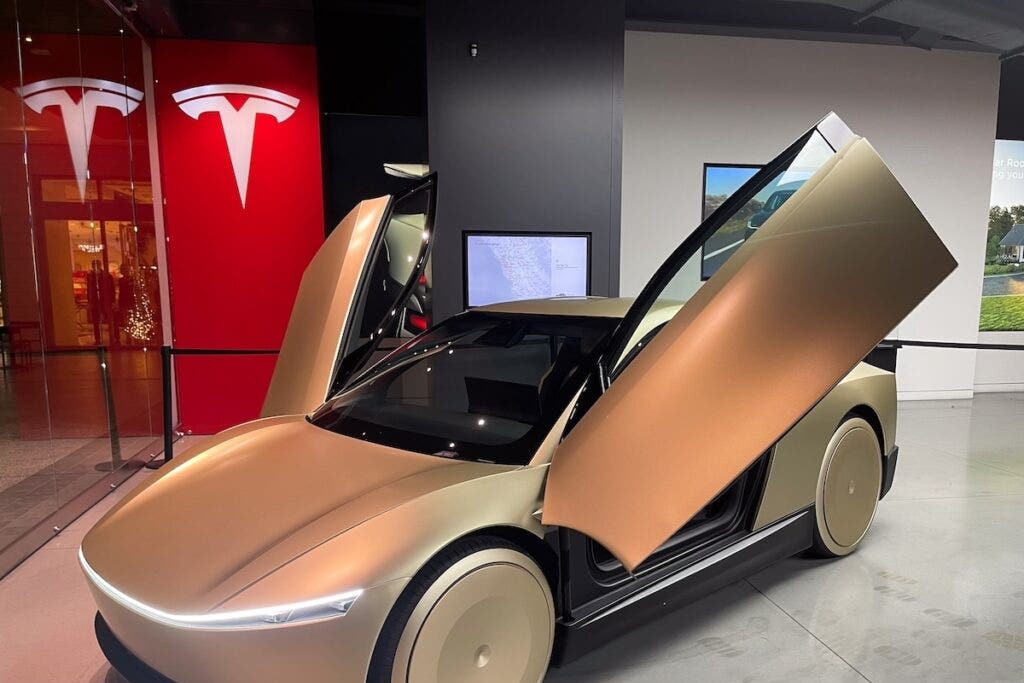 Feature Image for interests on Cathie Wood, Consumer Cyclical, ETF, News from benzinga.com