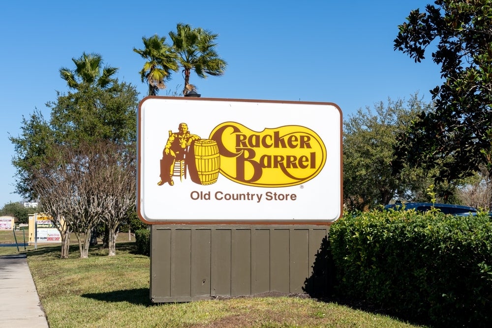1 News Article Image Cracker Barrel publie des résultats inférieurs aux attentes, rejoint Red Cat et d'autres grandes actions en baisse lors de la séance de pré-ouverture de jeudi - Alexander & Baldwin