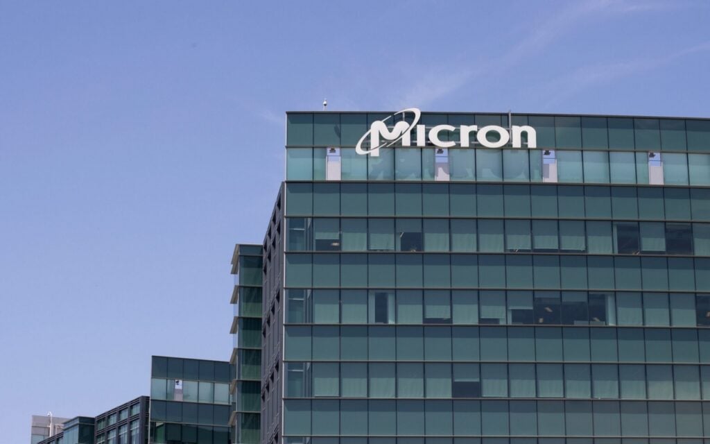 1 News Article Image Micron Technology, Cintas und 3 Aktien, die Sie am Mittwoch im Auge behalten sollten - KB Home