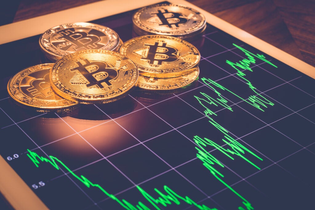 0 News Article Image Weekend Round-Up: Crypto World Buzzes With Coinbase, Cathie Wood, Melania Trump And Bitcoin News