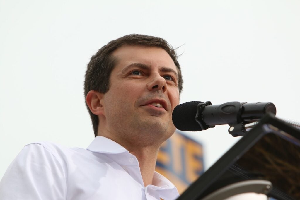 Pete Buttigieg Admits Biden Administration Should've Done More To Grow Autonomous Vehicles — Says DOGE-Like Department 'Makes Tons Of Sense' - Alphabet (NASDAQ:GOOG), Alphabet (NASDAQ:GOOGL)