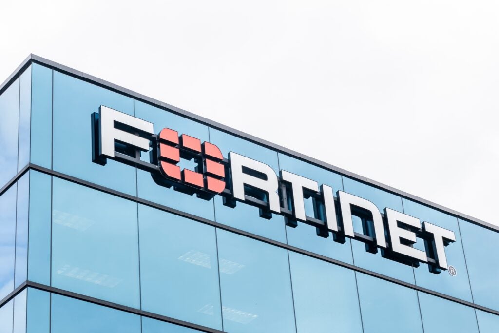 1 News Article Image L'action de Fortinet chute suite aux résultats du troisième trimestre : les détails - Fortinet