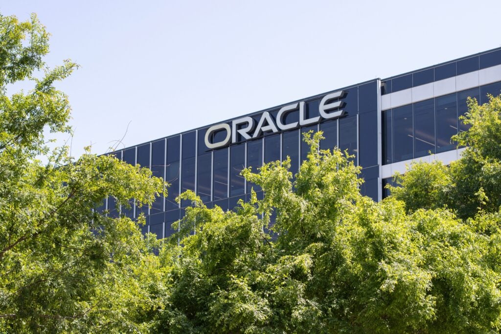 0 News Article Image Лучший аналитик говорит, что 'неразумная' ставка Oracle на искусственный интеллект отличается от 'здорового' спроса Microsoft и Google: 'плохой бизнес' с 'очень низкими маржами' - Alphabet