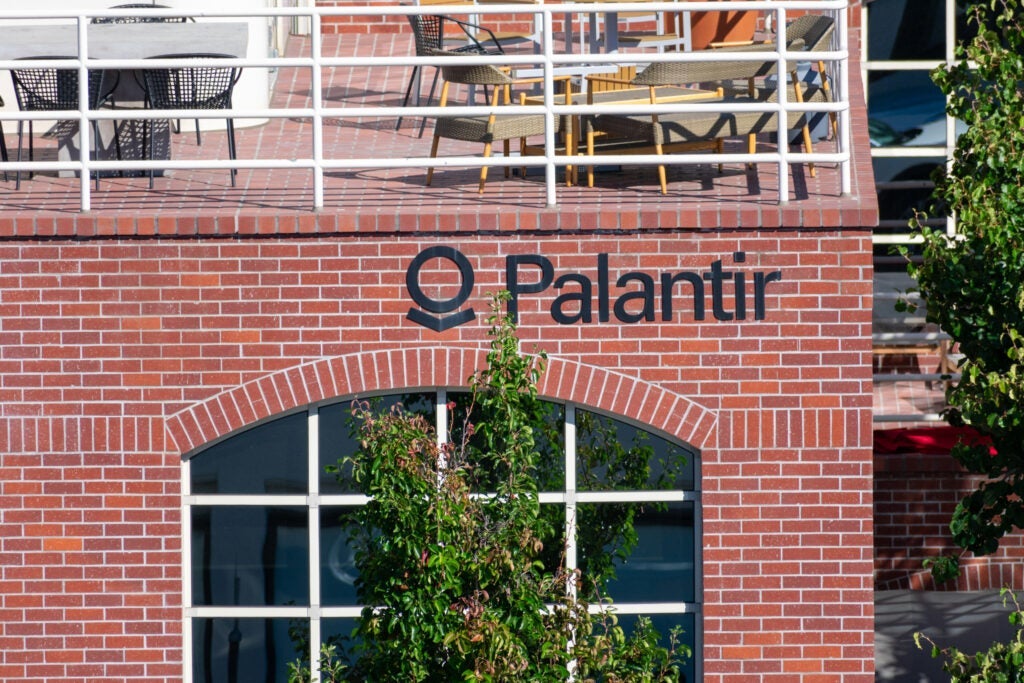 1 News Article Image Почему акции Palantir растут в среду? - Palantir Technologies