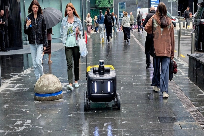 Uber, Shake Shack Launch Robot Deliveries In Chicago