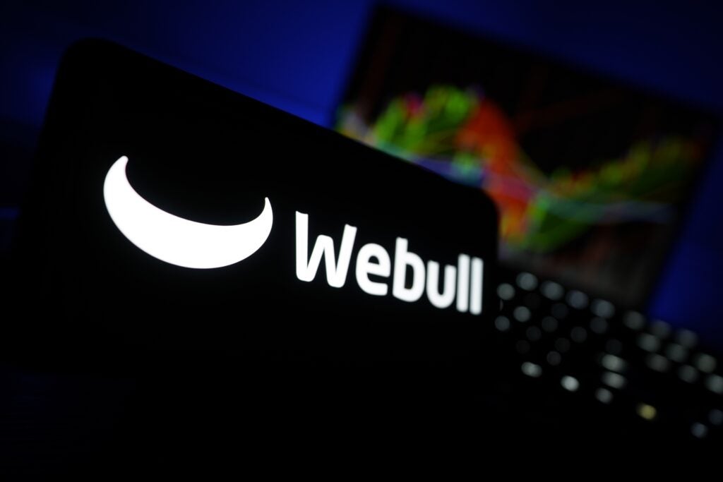 Webull Q3 Earnings: Revenue, EPS Top Estimates As Customer Assets Climb 84%