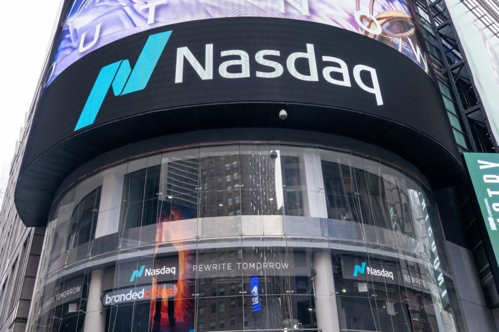 Nasdaq Jumps Over 100 Points; Deere Shares Fall After Q4 Results