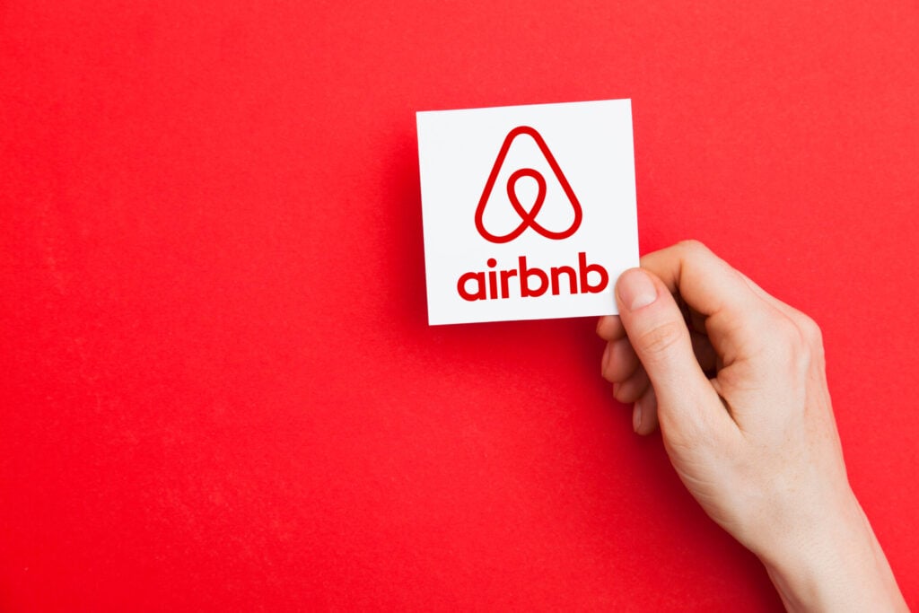 Options Corner: Why Airbnb CEO Brian Chesky's Billionaire Bounce Sets The Stage For A Bullish ABNB Trade