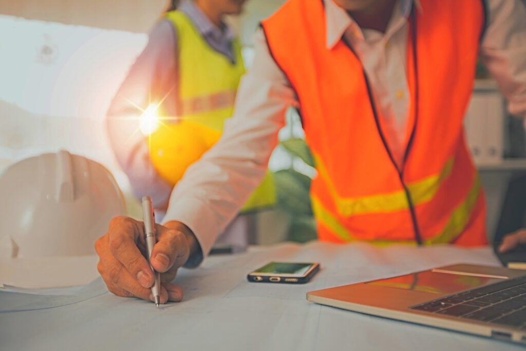 He Quit Construction, Doubled Pay To $120K At 25, Faced Family Guilt — Dave Ramsey’s Message Is Blunt: ‘Leave The Cave And Kill Something’