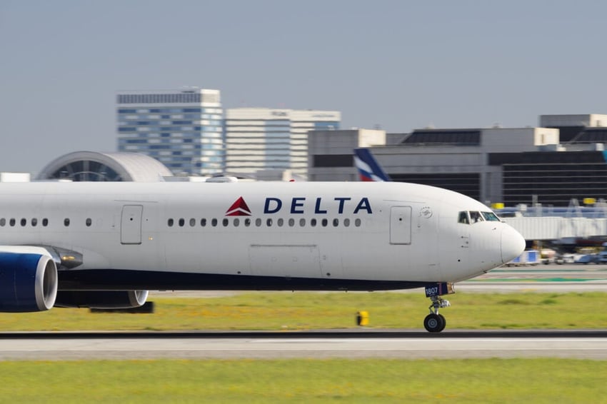 Delta airplane ready to take off