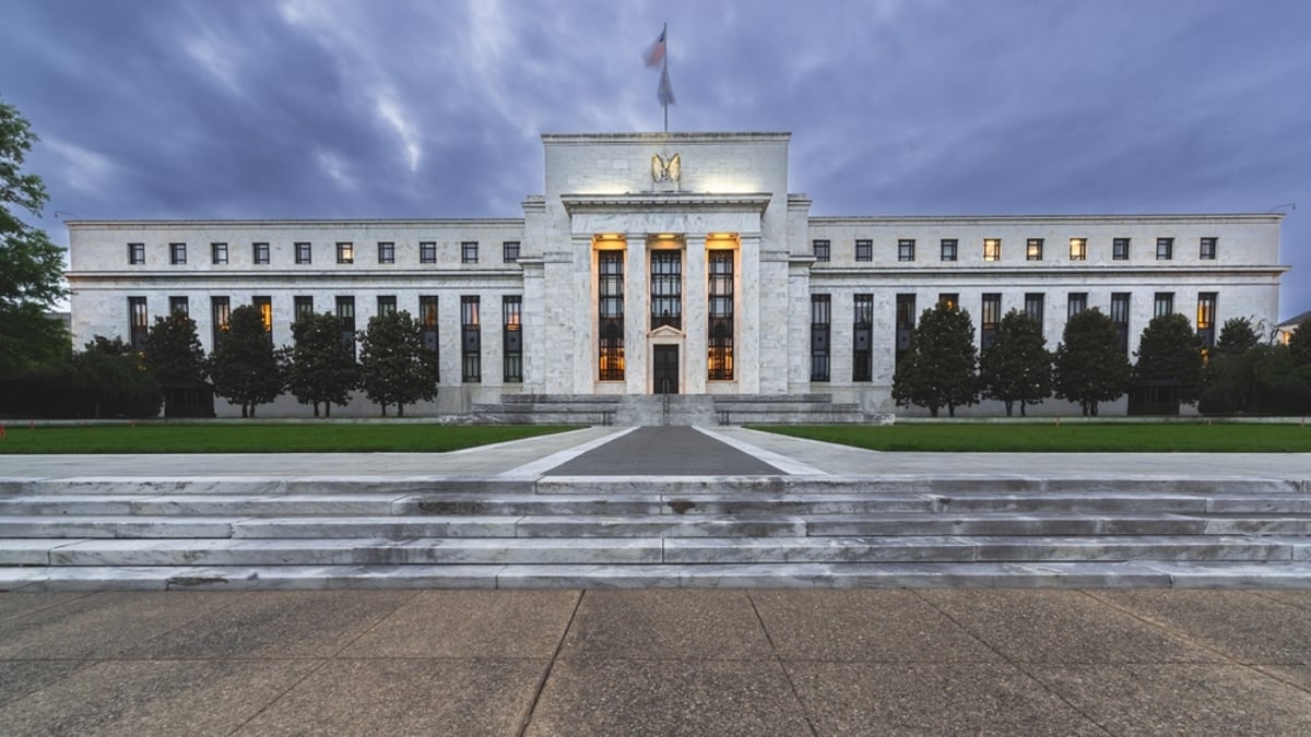 World's Top Central Bankers Rally Behind Powell On Fed Independence