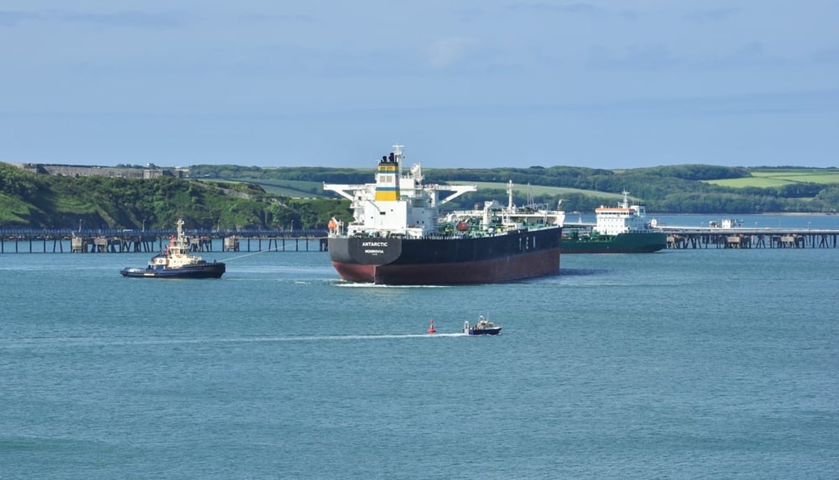 Crude Oil Falls Sharply; US Initial Jobless Claims Decline