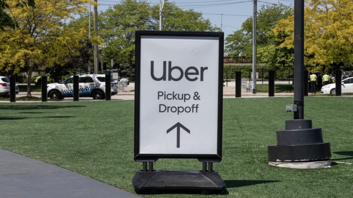 Trading information on Pluang platform