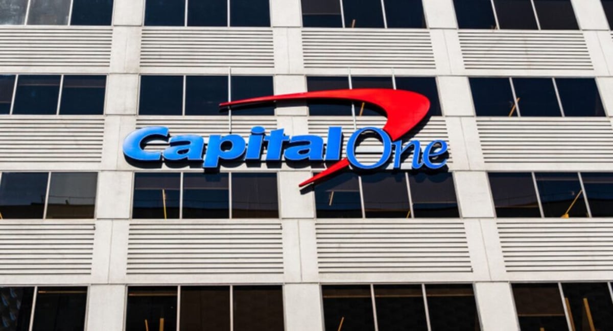 Trump's 10% Credit Card APR Cap Looms Over Capital One Ahead Of Q4: Analysts Warn Bank Is 'Most Vulnerable'