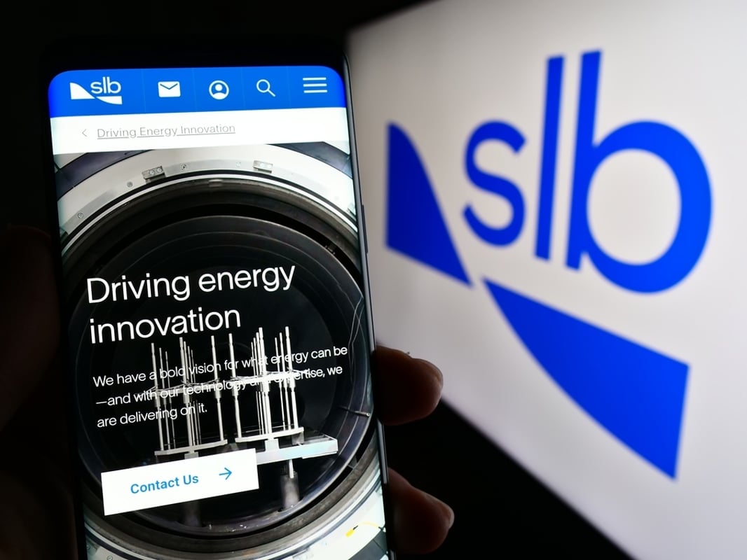 SLB Gears Up For Q4 Print; Here Are The Recent Forecast Changes From Wall Street's Most Accurate Analysts