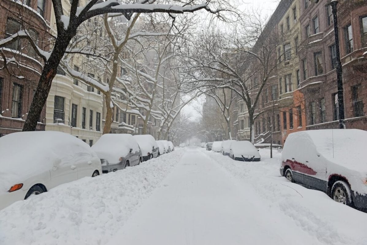 Americans Are Betting On How Much It's Going To Snow In NYC, DC As Winter Storm Fern Paralyzes Normal Life