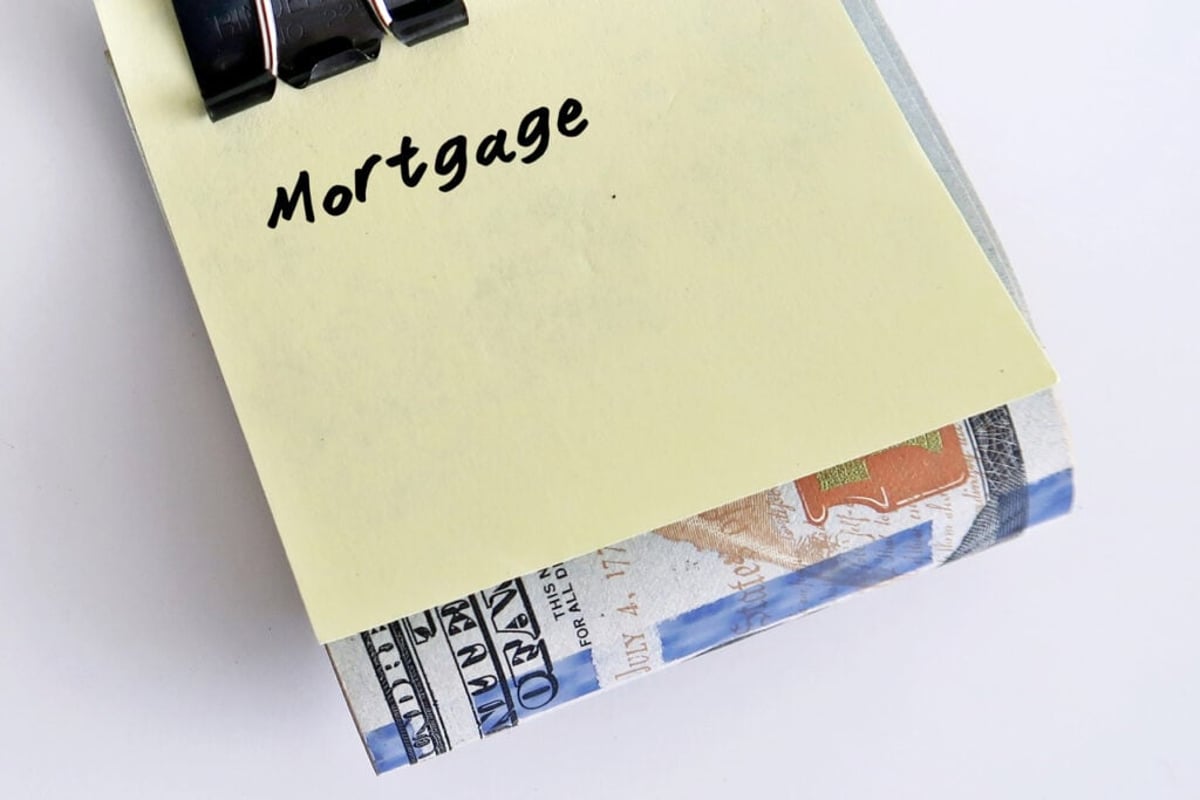 Software Engineer Says He's $70K Underwater On His Mortgage. He Still Wants To Chase An Out-Of-State Job With A Pay Cut And Sell The Home