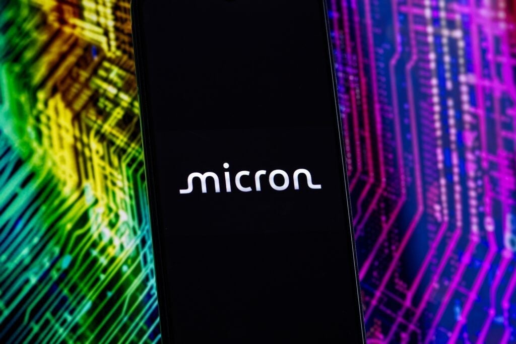 Micron To Rally Around 24%? Here Are 10 Top Analyst Forecasts For Thursday