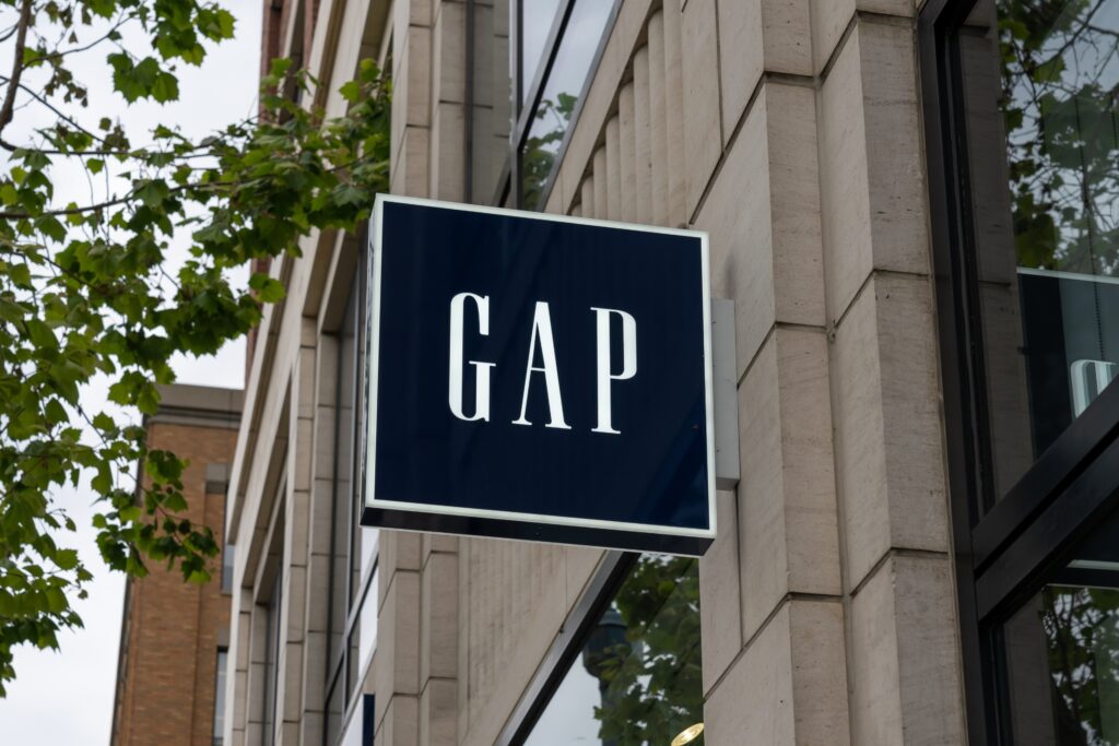 Gap Stock Tumbles On Mixed Q1 Results, Weak Guidance