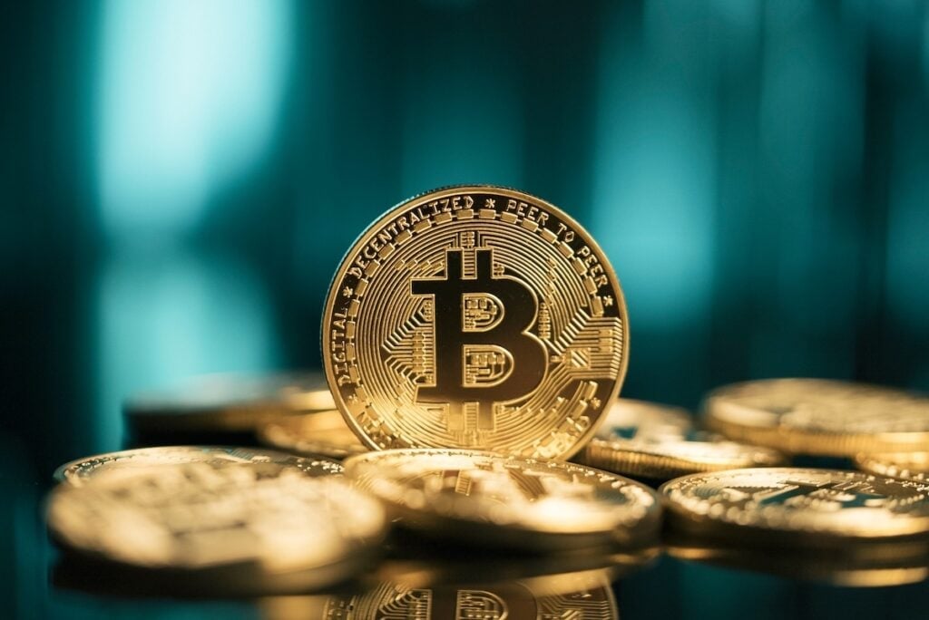 Bitcoin is a Bubble? Anthony Pompliano Will Host His 'Crazy Uncle' Peter Schiff to Give Him the 'Intellectual Beatdown He Deserves'