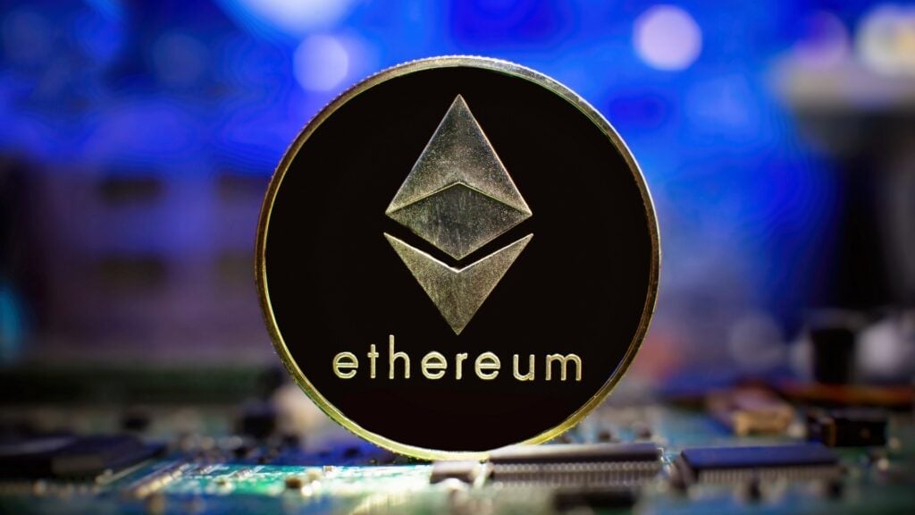 'I Am Ready for $4,000': Analyst Bets Big on Ethereum Over Bitcoin for the First Time